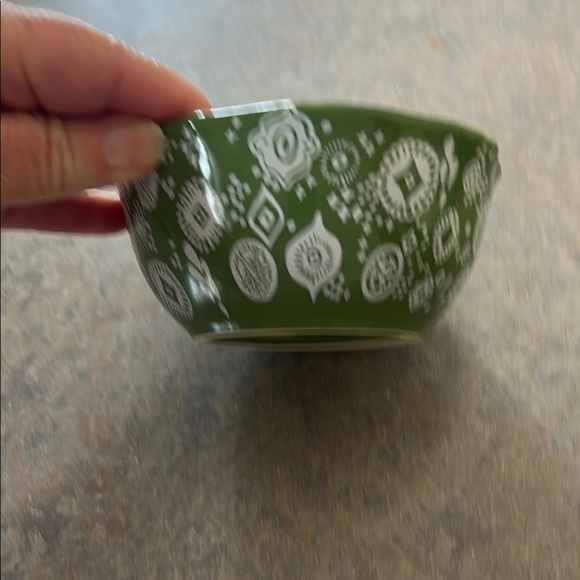 The Pioneer Woman Green and White Bakeware Set. One says love the other comfort - Picture 4 of 6